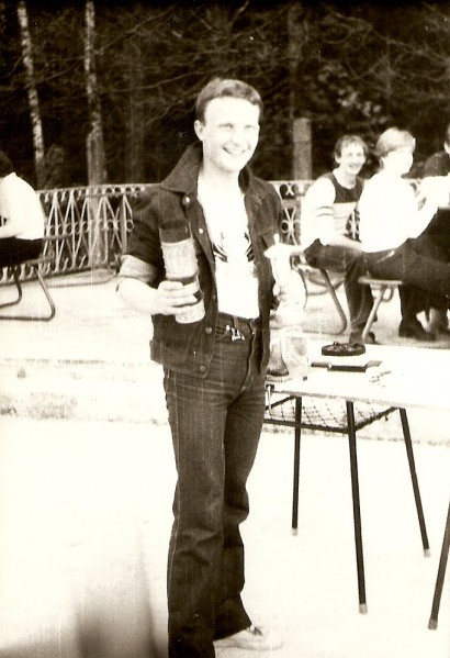 9 Sp�yw rzek� Wd� 1981 - Krzysztof Saracen zwyciezca splywu Puchar dla LITORALU Krakow